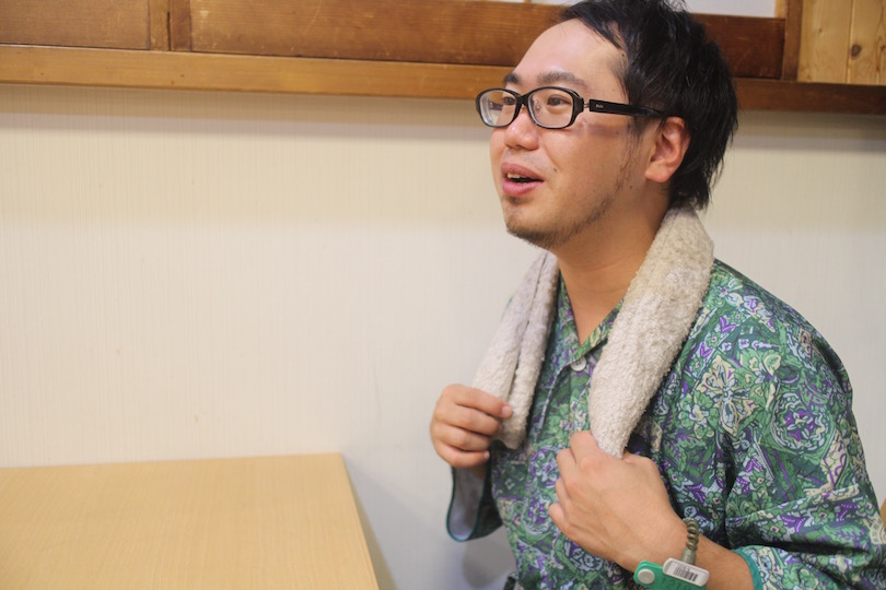ベーシックな色使いの＜MAROYAKA TOWEL＞