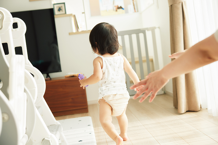 子供の後ろ姿