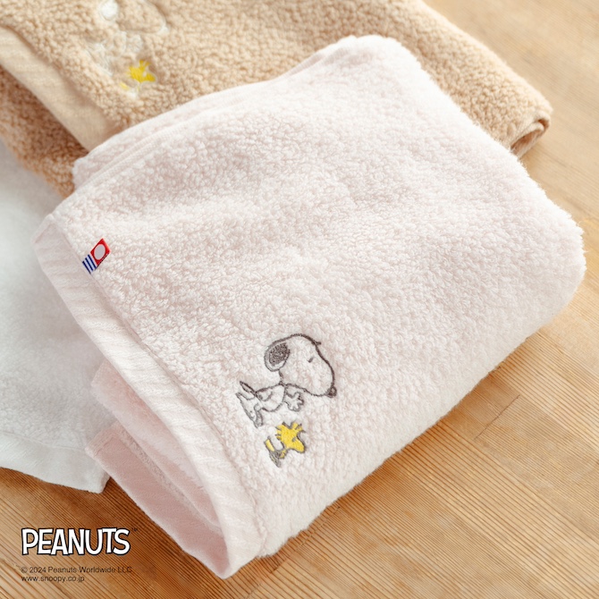 スヌーピーのふわふわタオル&ピローケースが登場!クリスマスプレゼントにも