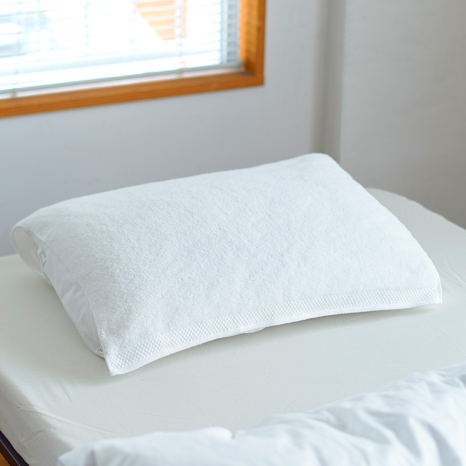 【皮膚科医監修】清潔な睡眠環境を保つにはタオル素材のまくらカバーがおすすめ