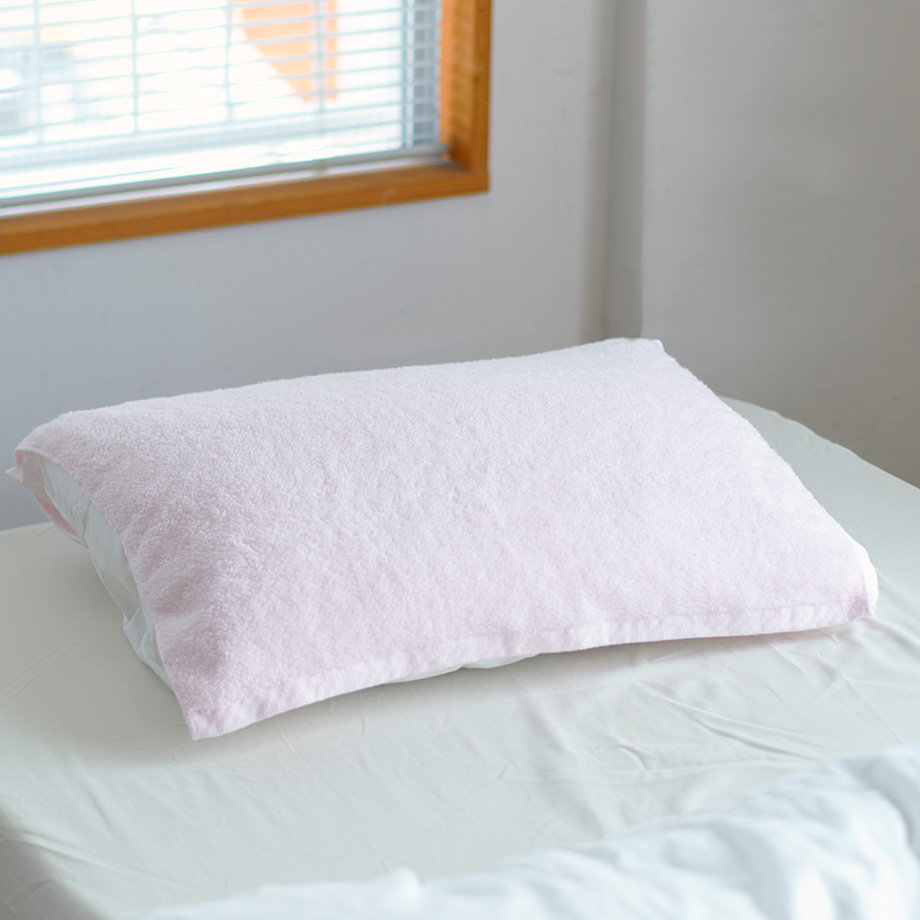 【皮膚科医監修】清潔な睡眠環境を保つにはタオル素材のまくらカバーがおすすめ